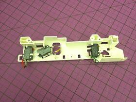5304440289 Frigidaire - Microwave Latch