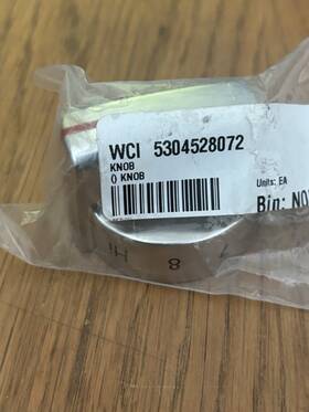 5304528072 Frigidaire Range Knob Part #