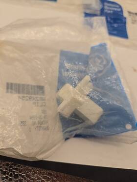 Wb2x9254 Ge Genuine Oem Clip 9c3