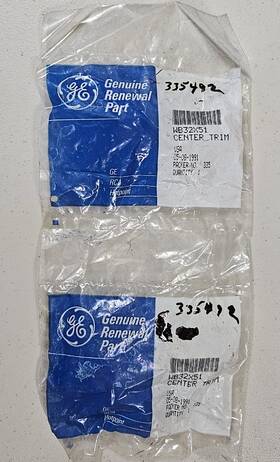 Wb32x51 Ge Lot Of 2 - Genuine Renewal Part #wb32x51 Center Trim New Sealed