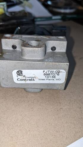 8987076 Invensys Solonoid Gas Valve Part # Whirlpool Kitchenaid
