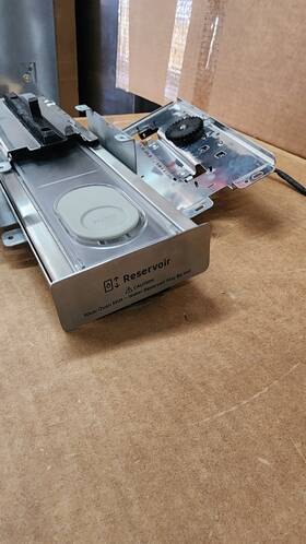 Dg94-01618a Samsung New Oven Range Steam Bracket Assembly And Tank Dg94-01548