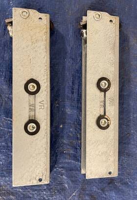 040768-000 Viking Genuine Door Hinge Pocket Set