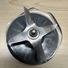 Stm102r Vitamix 104675u Part#104675u Wet Blade 104675/ For Vitamix.used.good Condition