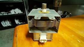 2m261-m16 Whirlpool 8206079 Otr Microwave Magnetron Tested Good 2m261