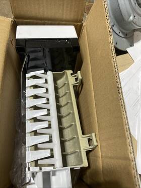 D7824706qcm Whirlpool New Amana Refrigerator Icemaker Assembly Bin J6