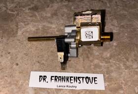 Cg365t Wolf 823075 Cg365t/s/lp Gas Valve Body Red Small Burner