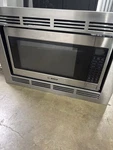 Bosch HMB5050UC/01 800 Series Built-in Microwave W/ Trim Kit Stainless Tested. Fixed Price $325.00.