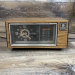Vintage General Electric Clock Radio 7-4553C *tested Works*. Fixed Price $29.99.