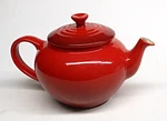 Le Creuset Small Teapot With Infuser Cherry Cerise Red 22 Oz Stoneware. Fixed Price $35.00.