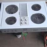 Ge JP385W0J1WH Electric Cooktop 4 Burner Built-in Ventilation 8.0KW White.. Fixed Price $180.00.