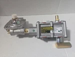 Robertshaw Y-30300-1 Gas Valve & Regulator Oven. Fixed Price $74.99.